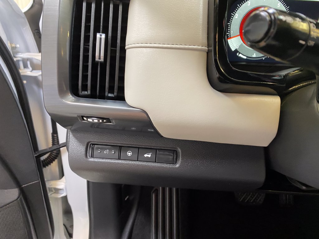Used 2026 Nissan Pathfinder SL FWD image 36