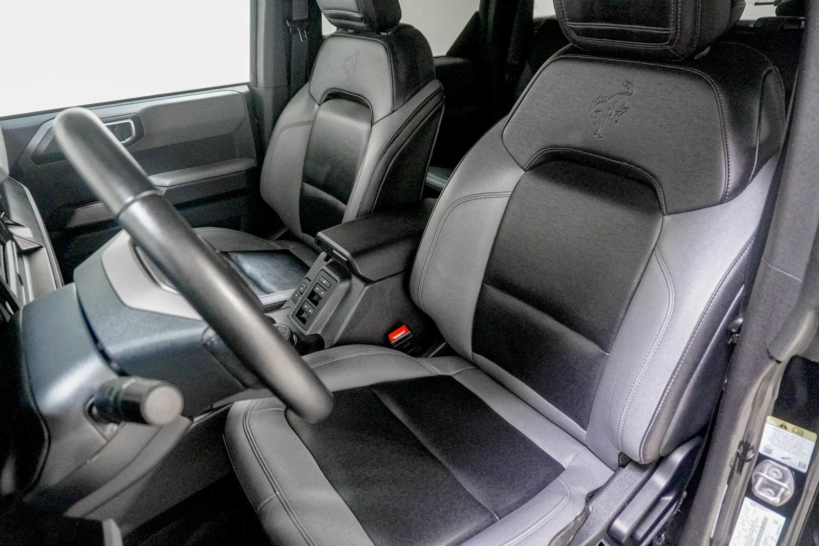 Used 2023 Ford Bronco Black Diamond AWD/4WD image 17