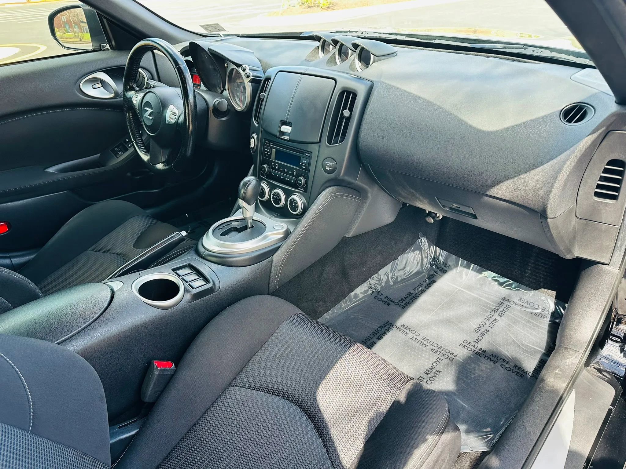 Used 2016 Nissan 370Z Coupe image 10