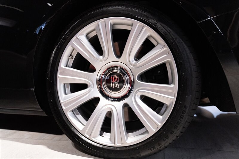 Used 2016 Rolls-Royce Dawn RWD image 30