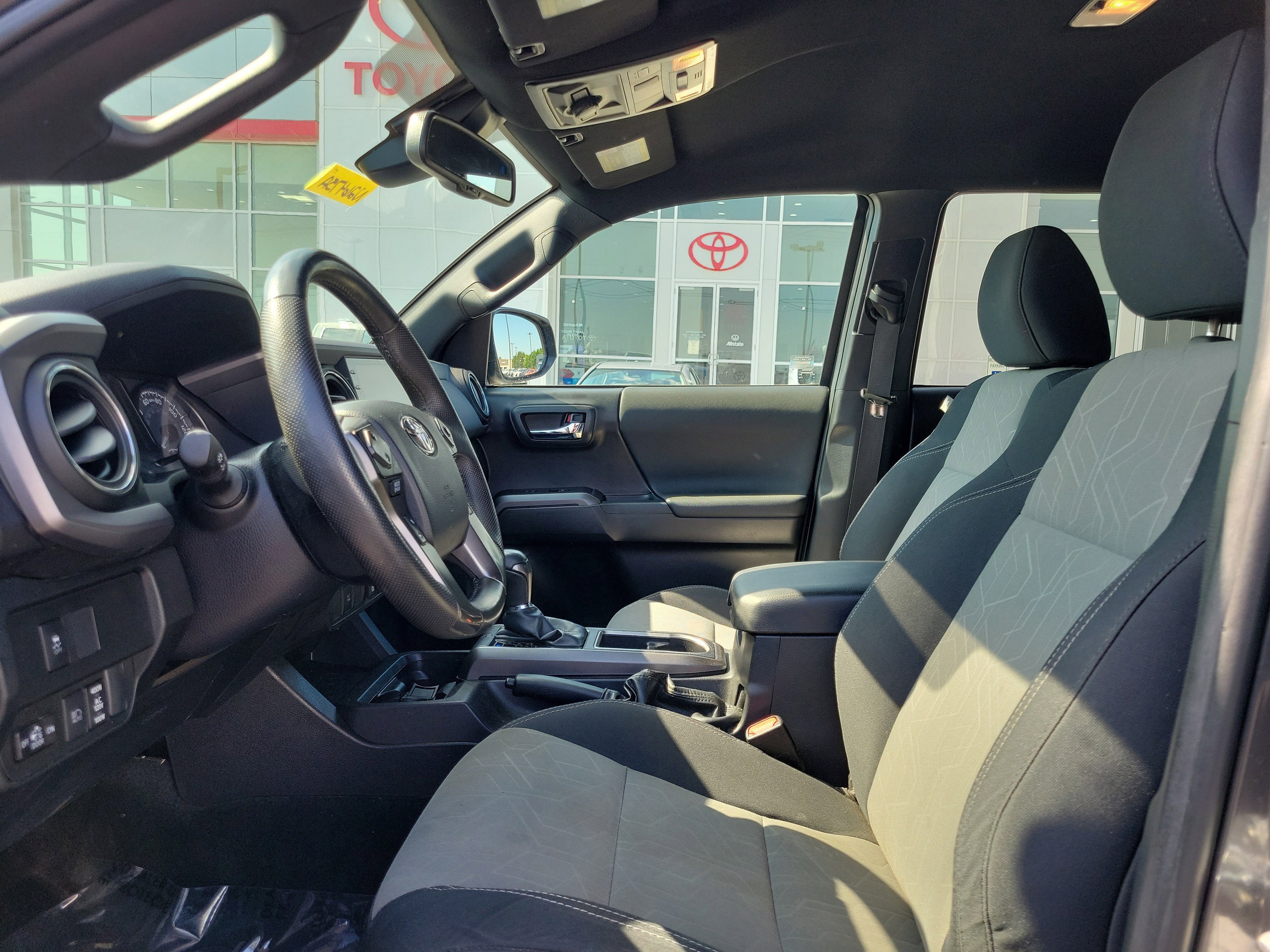 Used 2023 Toyota Tacoma TRD Off-Road AWD/4WD image 15