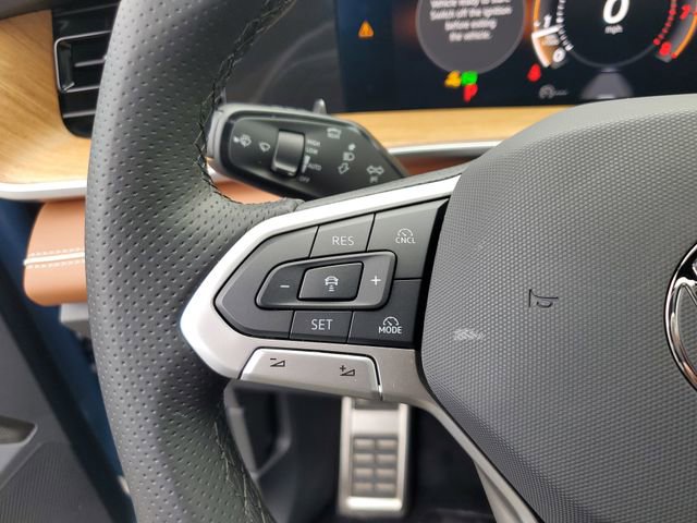 Certified 2025 Volkswagen Tiguan SEL R-Line AWD/4WD image 26