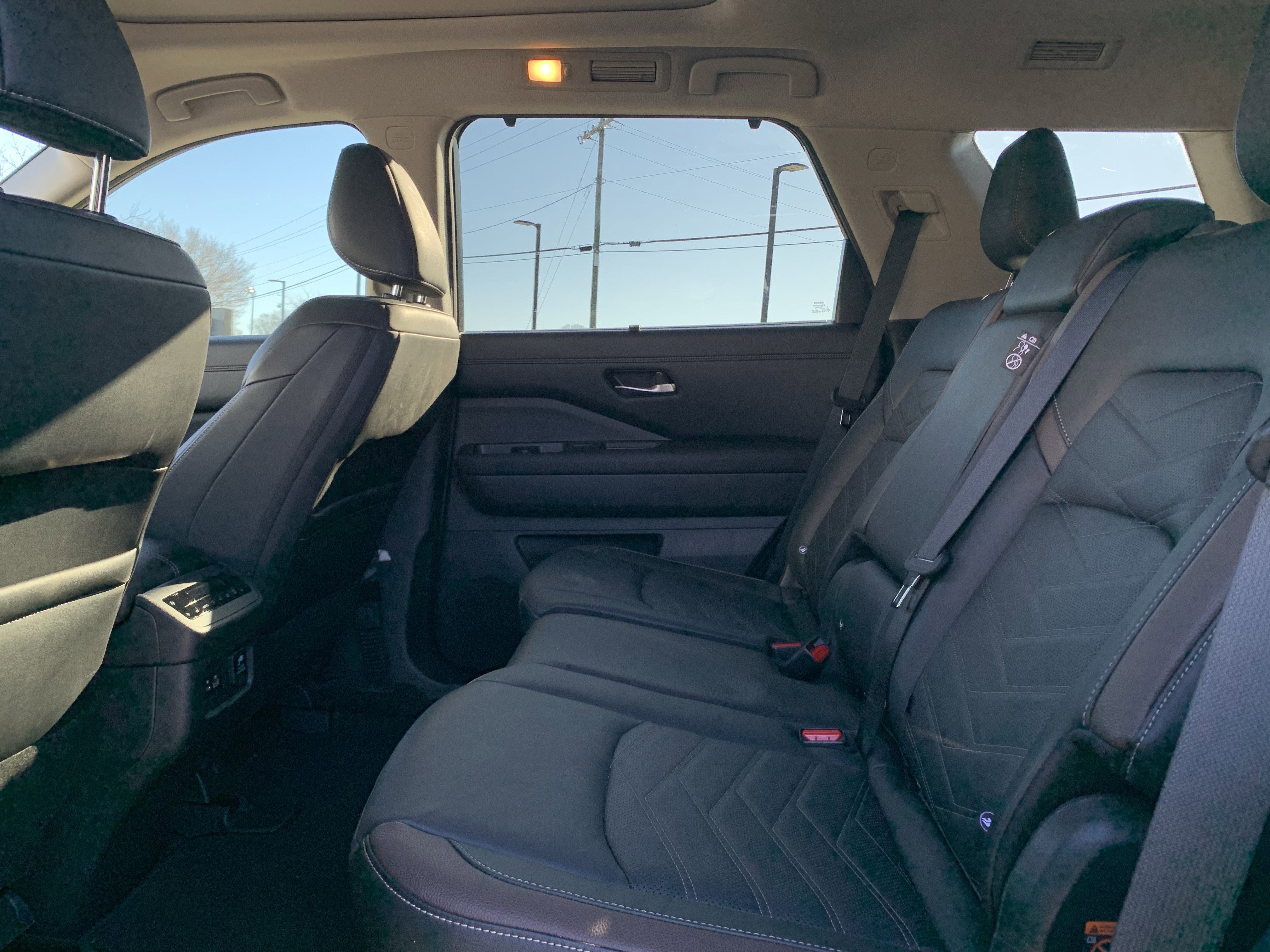 Used 2024 Nissan Pathfinder Platinum w/ Cargo Package image 32