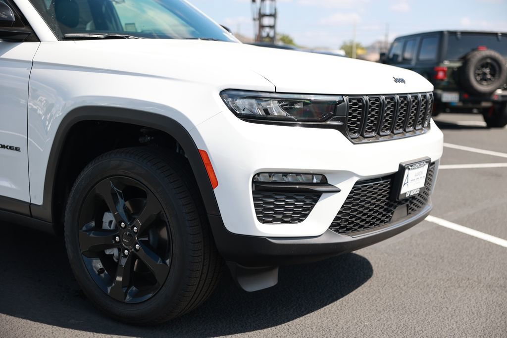 New 2025 Jeep Grand Cherokee Limited w/ Black Appearance Package image 7