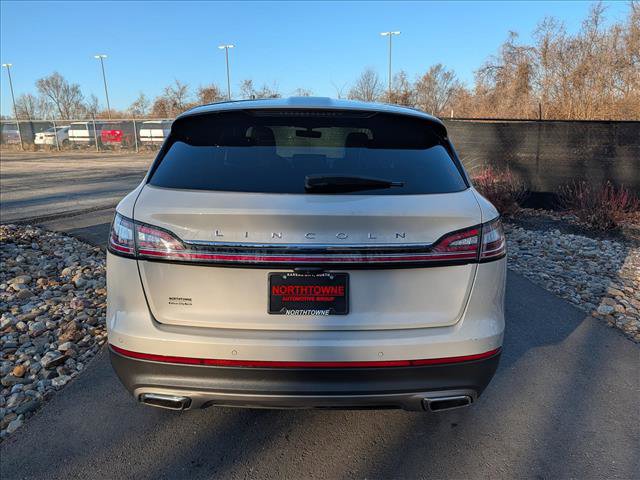 Used 2022 Lincoln Nautilus Reserve image 4