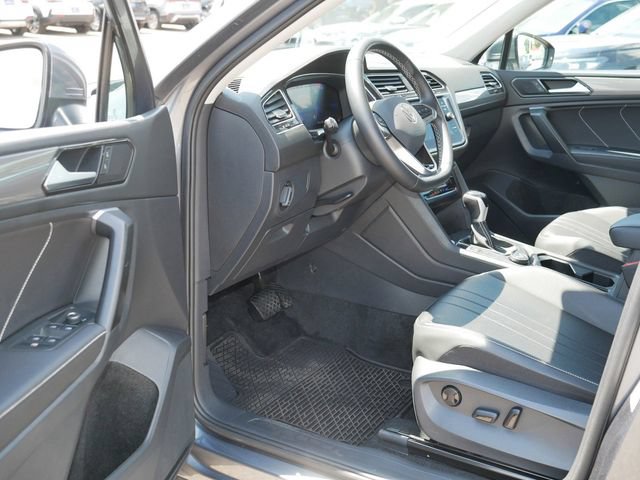 Certified 2024 Volkswagen Tiguan SE AWD/4WD image 12