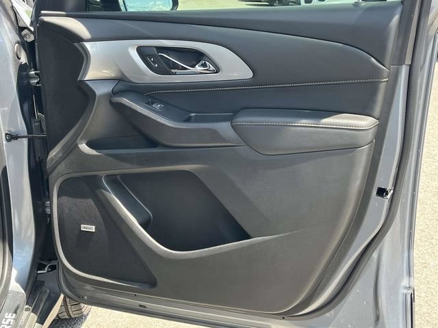 Used 2021 Chevrolet Traverse RS w/ LPO, Floor Liner Package FWD image 27