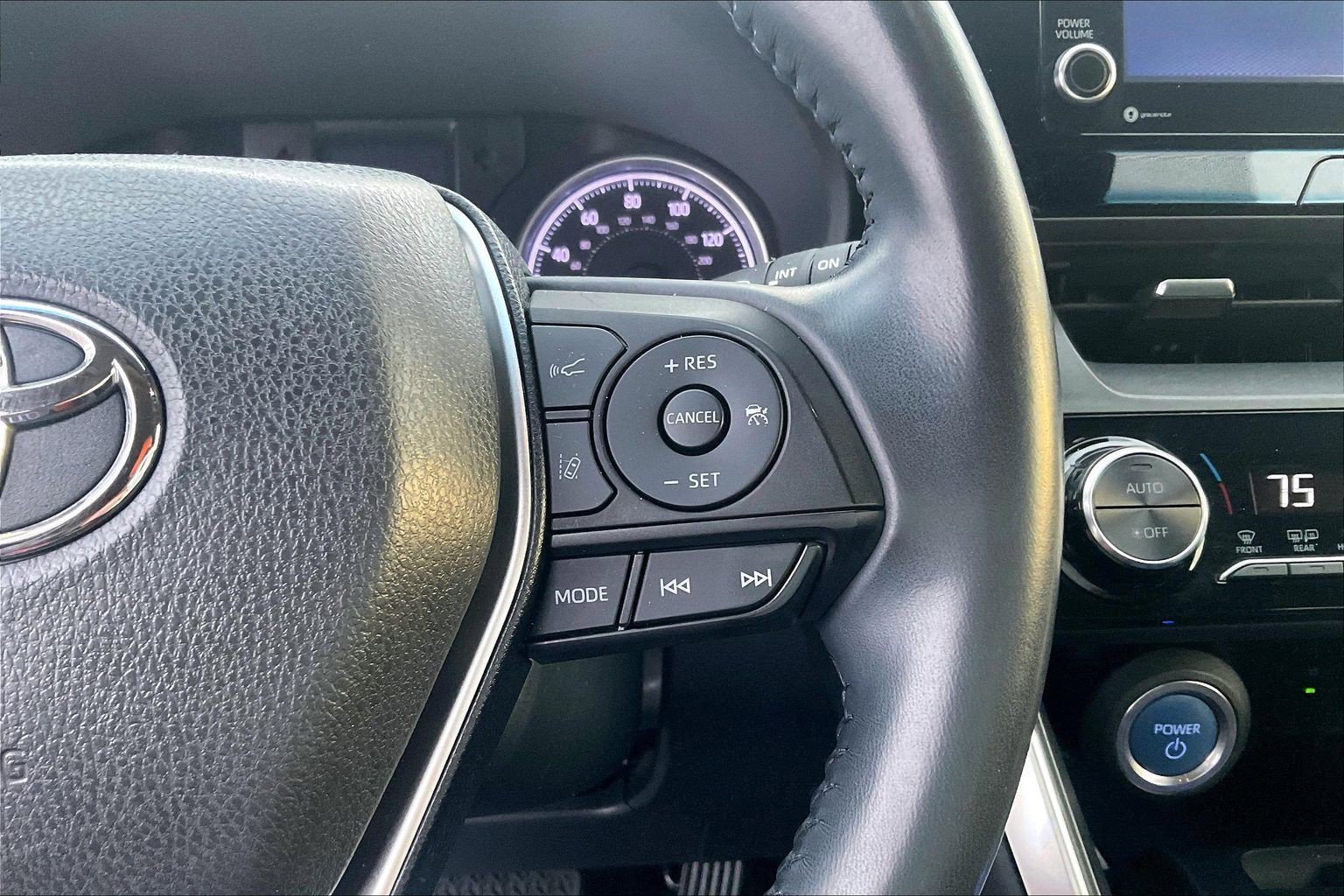 Used 2021 Toyota Venza LE image 21