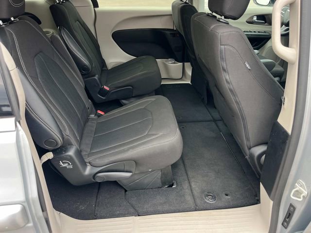 Used 2023 Chrysler Voyager LX image 24