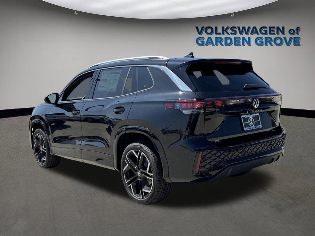 New 2025 Volkswagen Tiguan SEL R-Line image 5