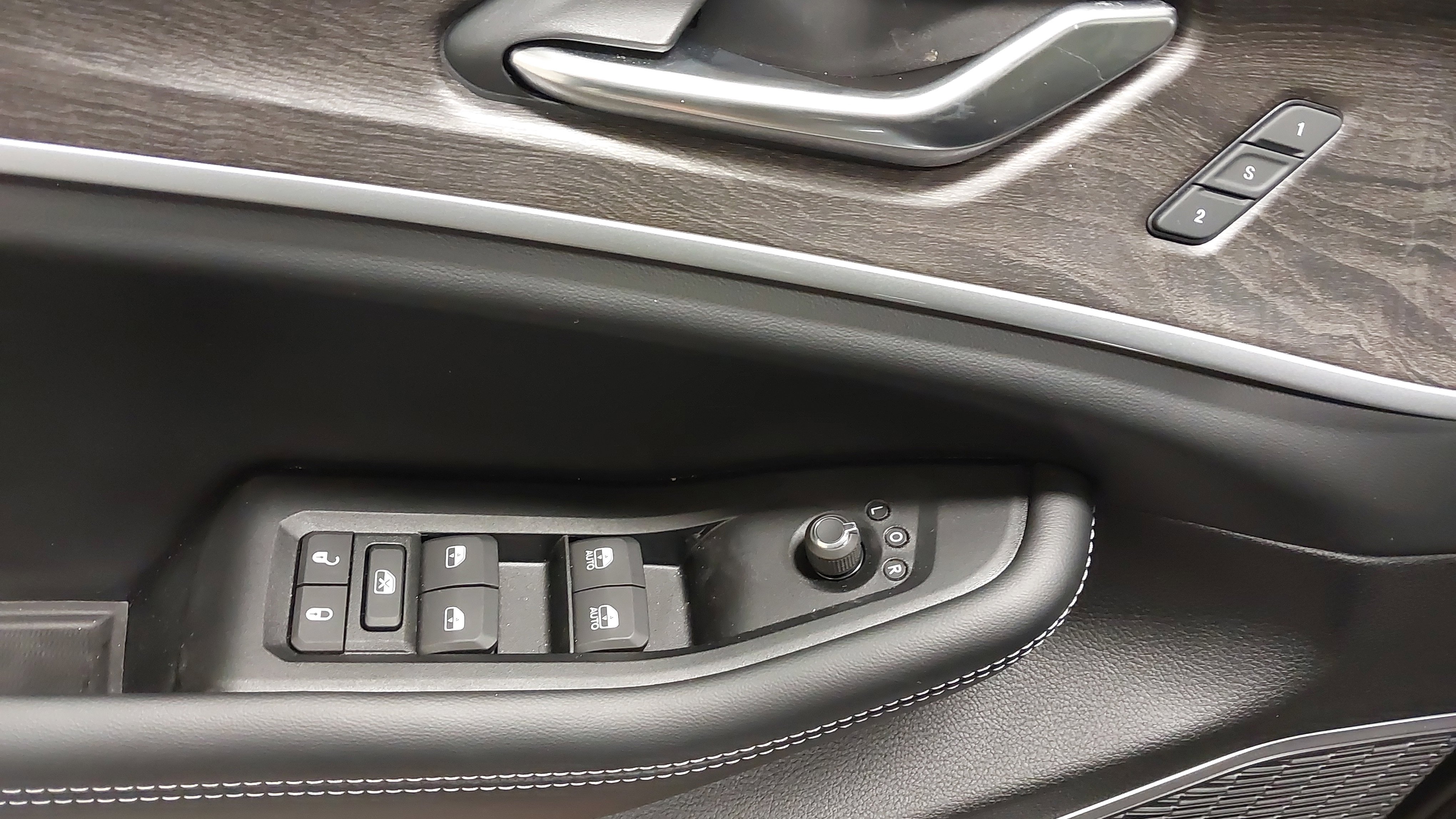 New 2026 Jeep Grand Cherokee Limited image 25