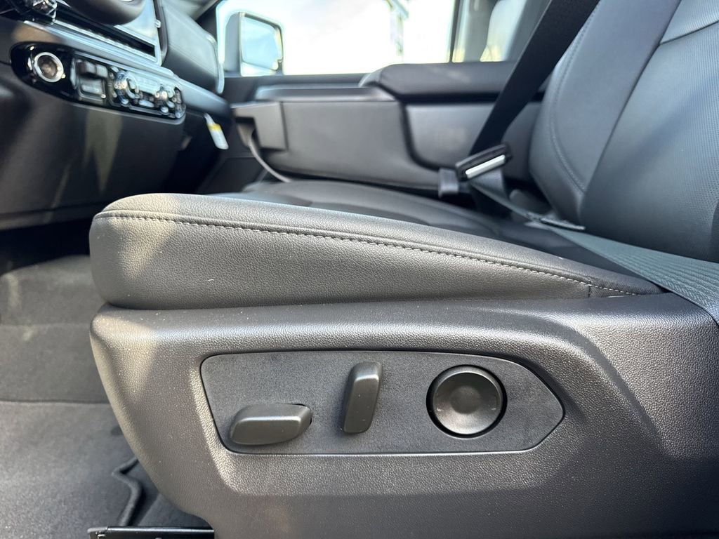 Used 2026 GMC Sierra 2500 SLT image 15