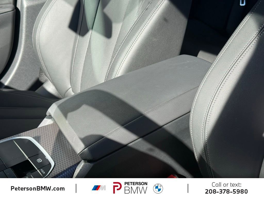 Used 2025 BMW 330i xDrive Sedan w/ Convenience Package image 14