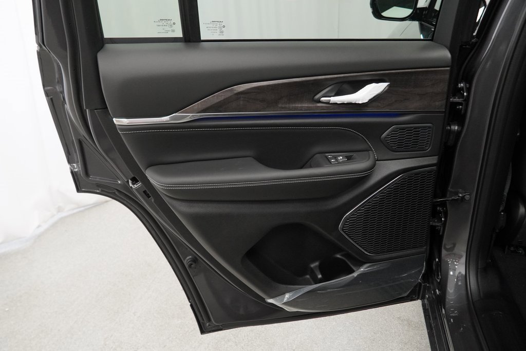 New 2025 Jeep Grand Cherokee Overland w/ Trailer Tow Package image 30