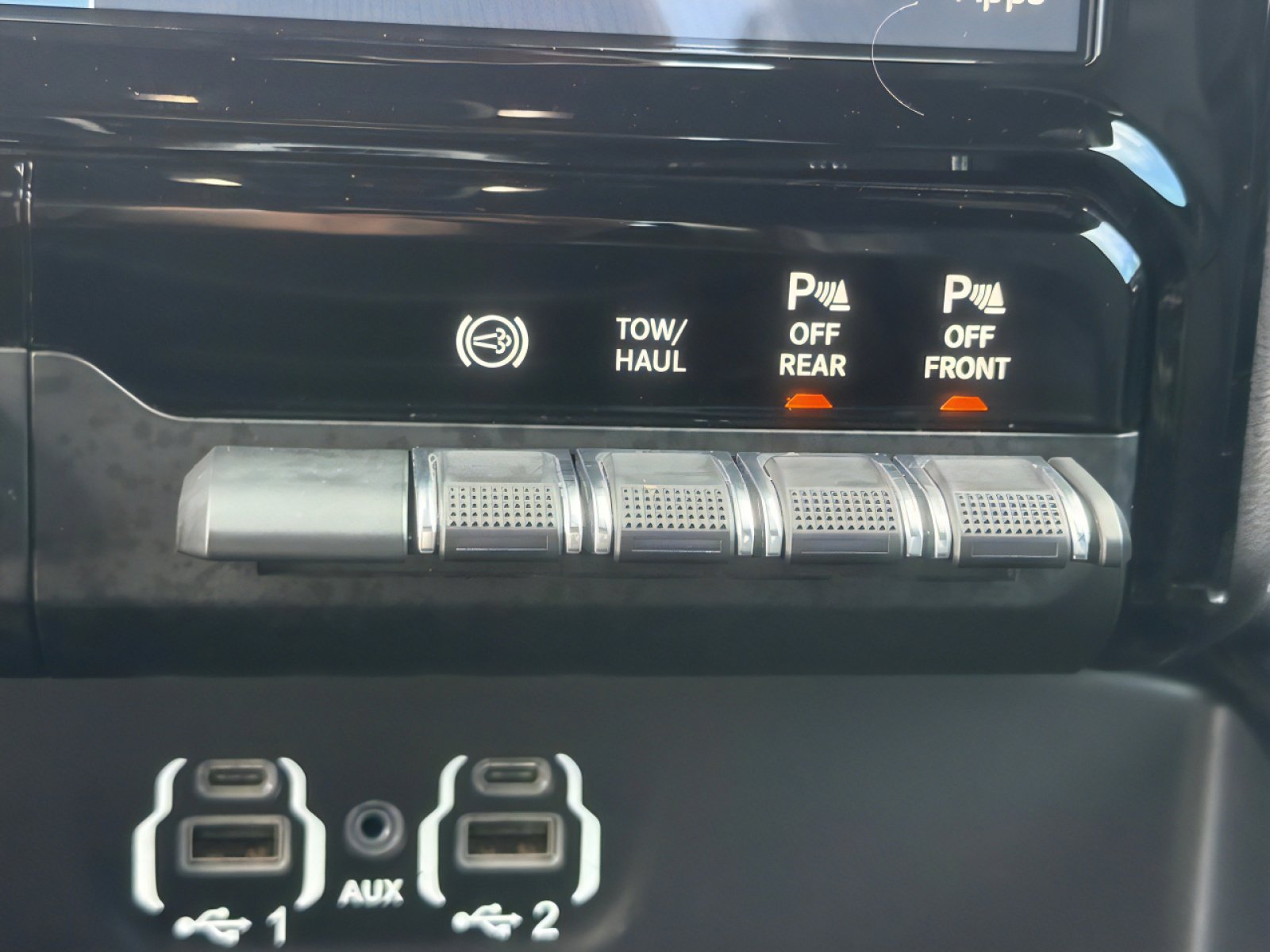 Used 2024 RAM 2500 Laramie w/ Sport Appearance Package image 25