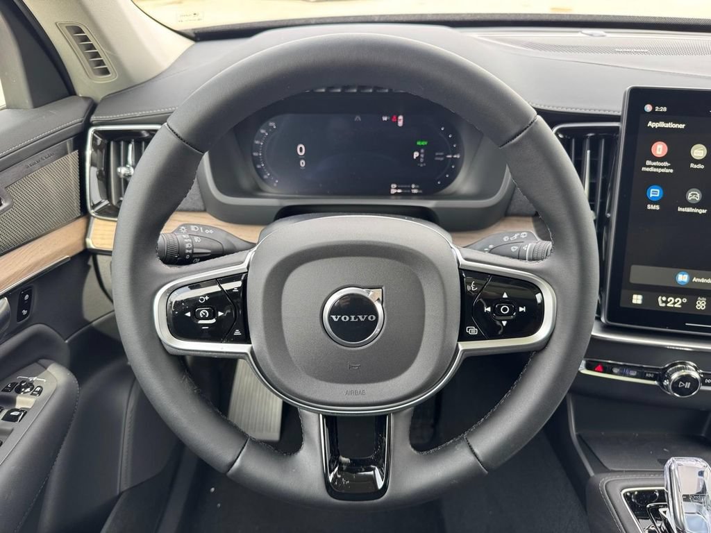 New 2026 Volvo XC90 T8 Plus w/ Protection Package Premier AWD/4WD image 10