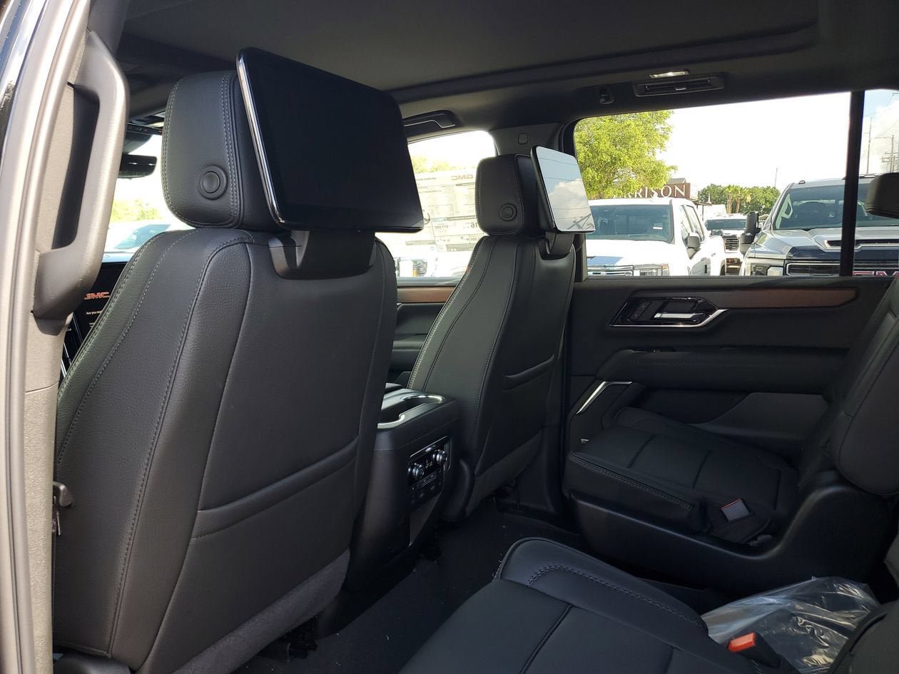 New 2026 GMC Yukon XL Denali w/ Denali Reserve Package AWD/4WD image 10