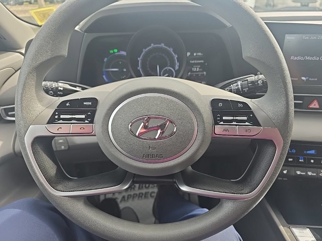 Used 2023 Hyundai Elantra Blue FWD image 17