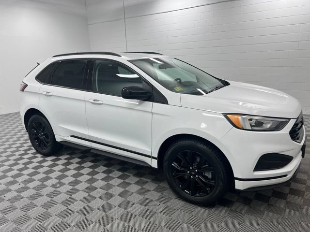 Used 2022 Ford Edge SE w/ Black Appearance Package AWD/4WD image 4