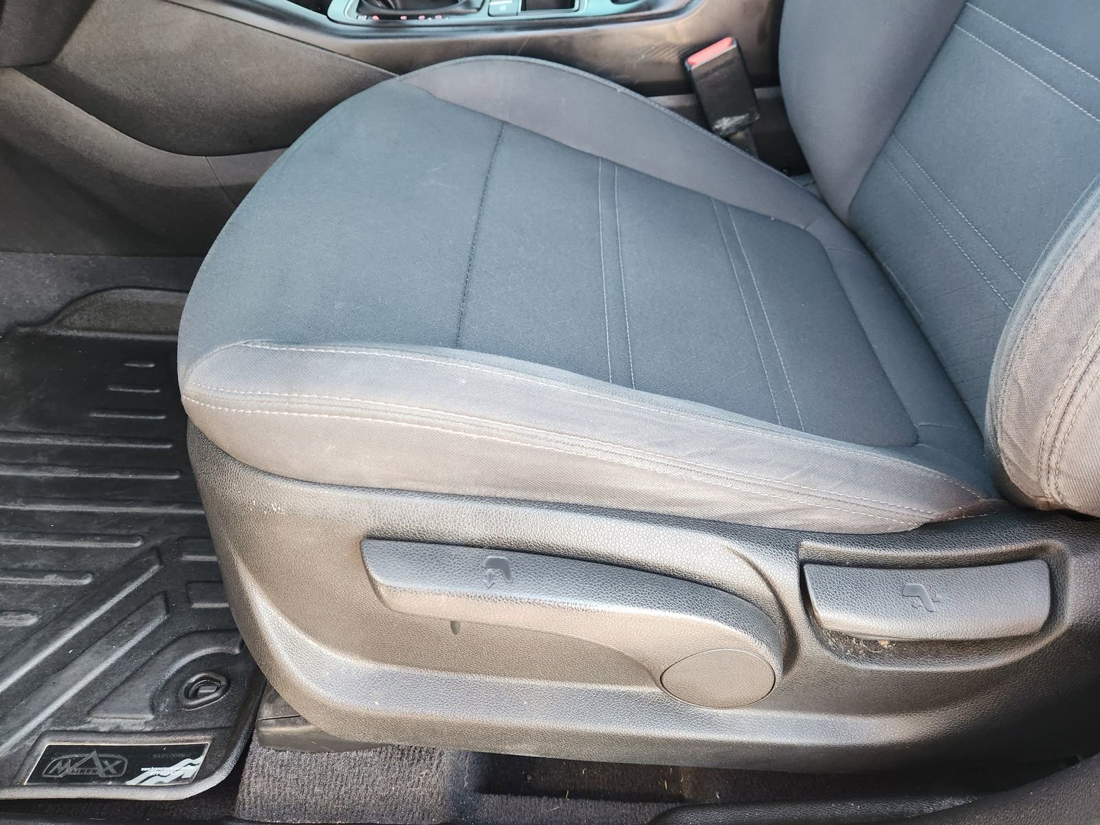 Used 2019 Kia Sorento LX image 28