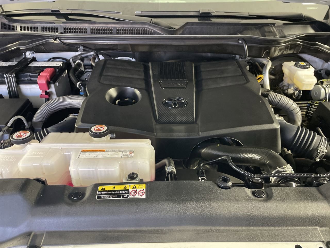 Used 2024 Toyota Tundra Platinum image 11