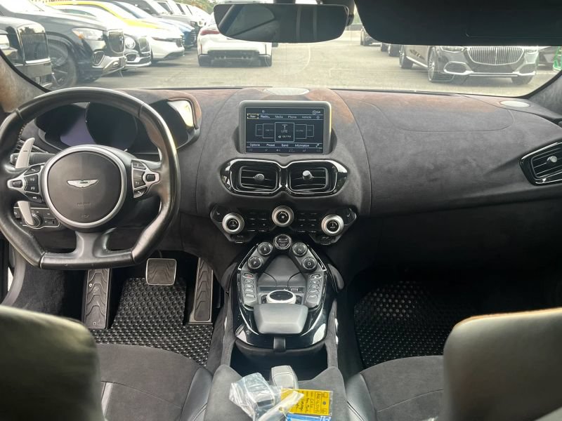 Used 2020 Aston Martin V8 Vantage Coupe RWD image 24
