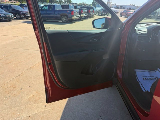 Certified 2022 Chevrolet Equinox RS w/ Infotainment Package FWD image 32
