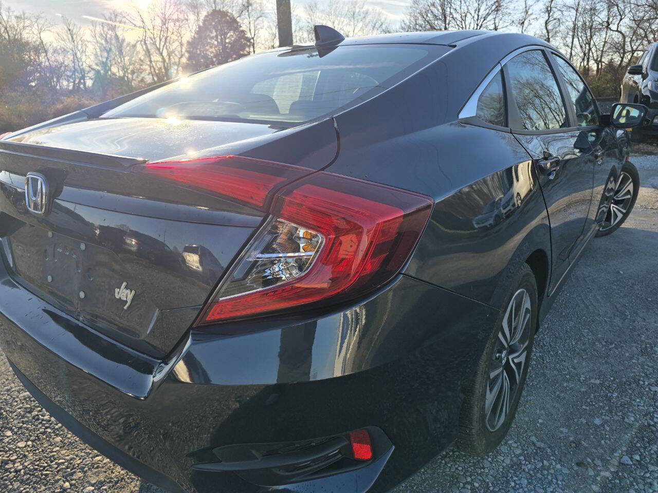 Used 2017 Honda Civic EX-L image 7