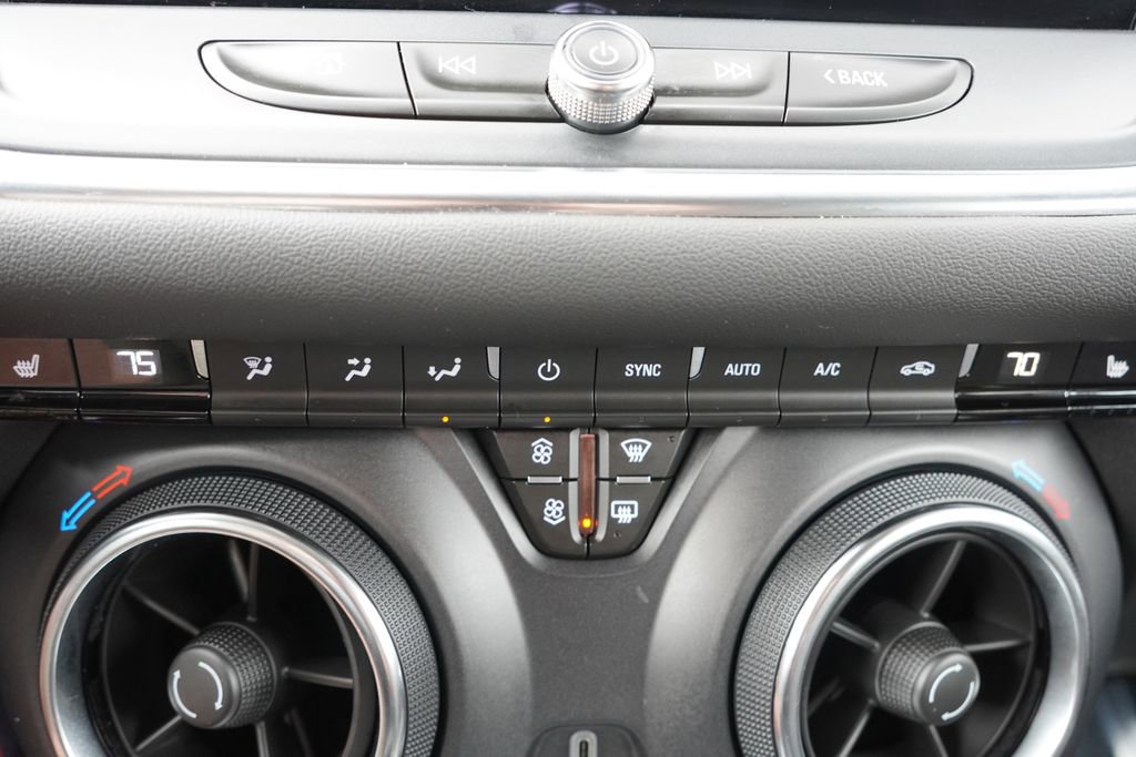 Certified 2024 Chevrolet Blazer LT w/ Convenience Package image 26