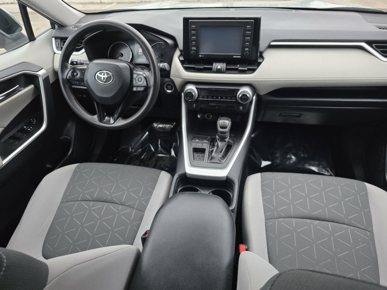 Used 2020 Toyota RAV4 XLE image 21