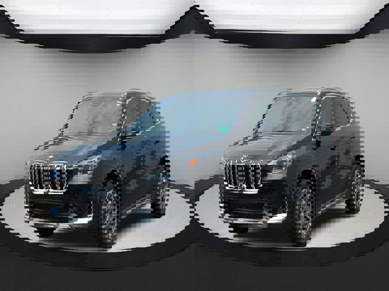 Used 2025 BMW X1 xDrive28i w/ Convenience Package image 4