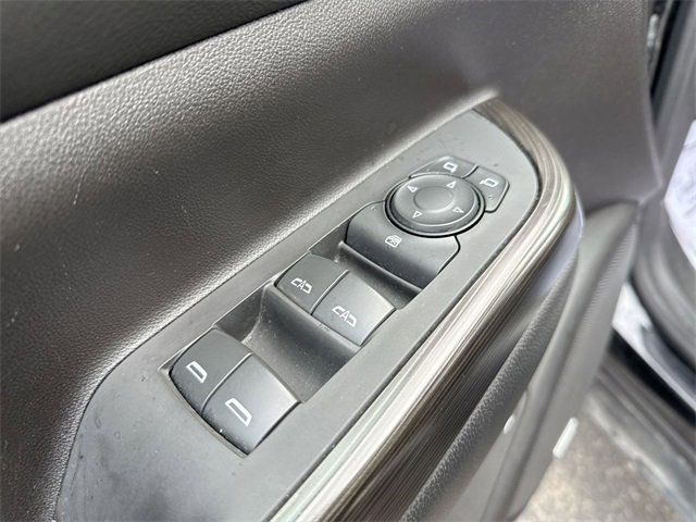 Used 2023 GMC Acadia SLT image 13