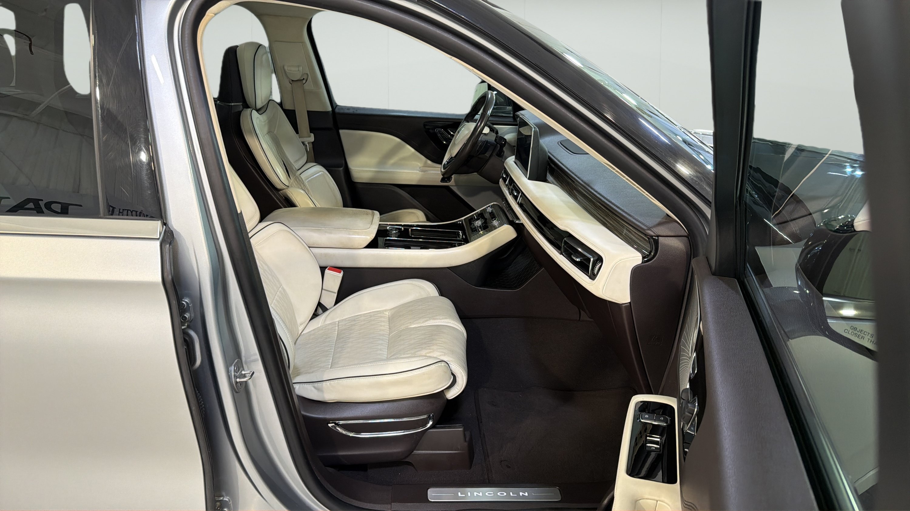 Used 2020 Lincoln Aviator Black Label w/ Dynamic Handling Package AWD/4WD image 23