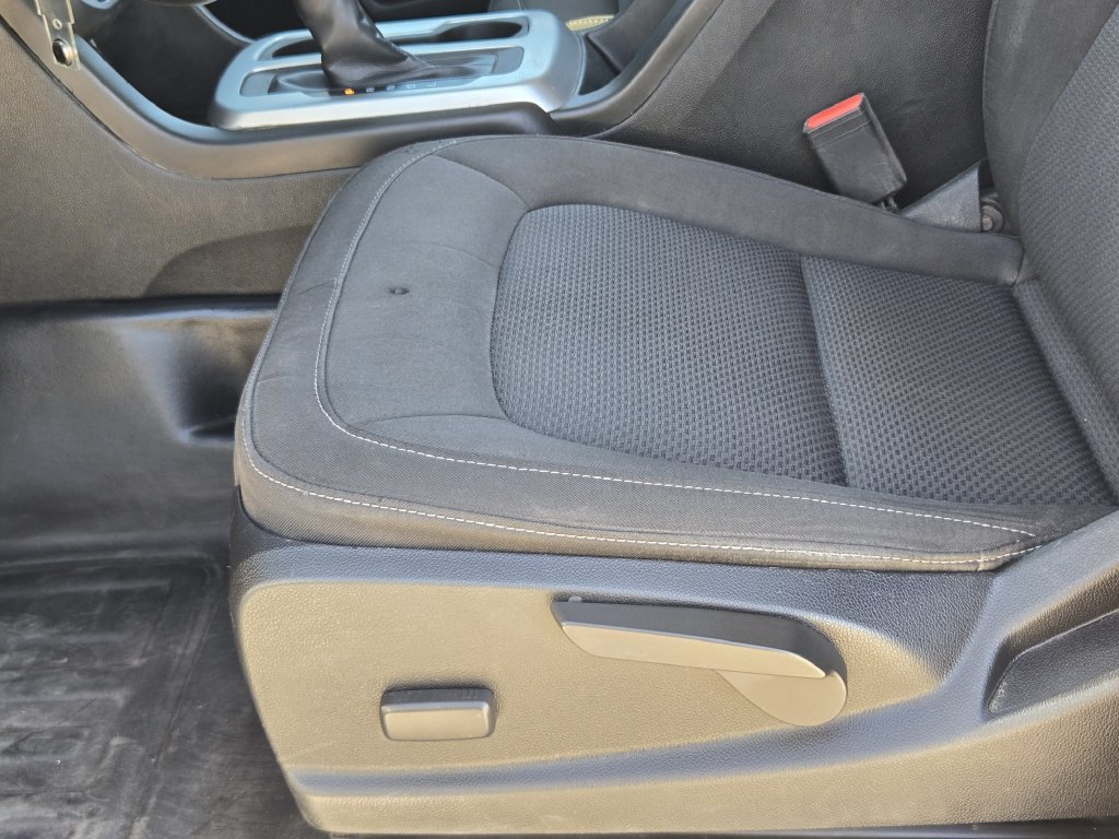 Used 2022 Chevrolet Colorado LT w/ Fleet Safety Package RWD image 24