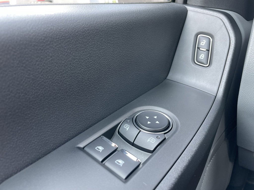 New 2025 Ford F550 4x4 Regular Cab Super Duty image 25