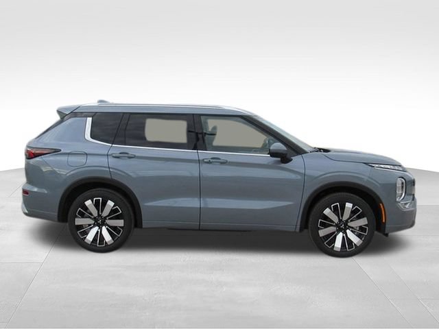 New 2026 Mitsubishi Outlander SEL FWD image 2