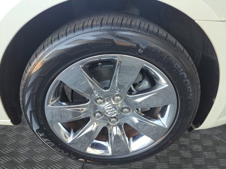 Used 2013 Buick LaCrosse Premium FWD image 17