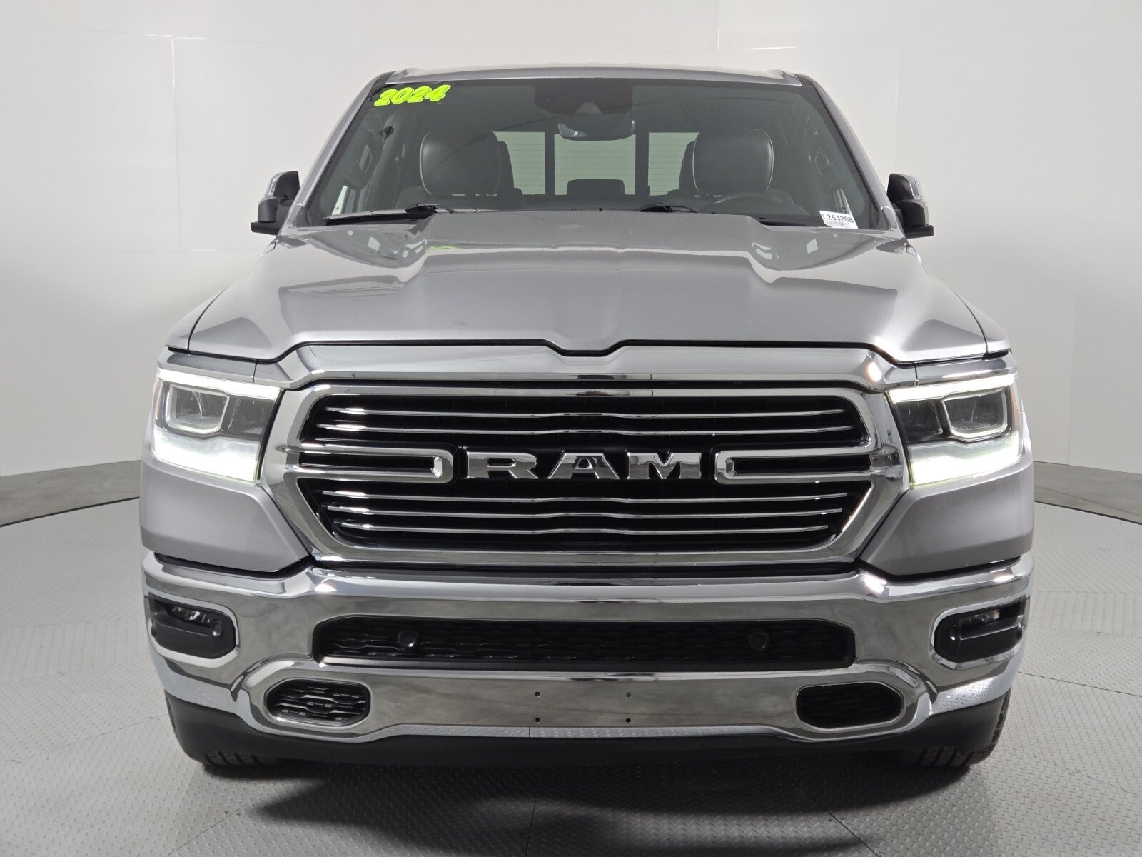 Used 2024 RAM 1500 Laramie image 8