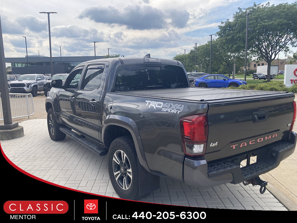 Used 2018 Toyota Tacoma TRD Sport AWD/4WD image 2