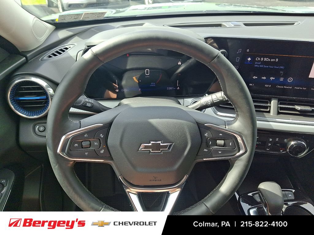 Certified 2026 Chevrolet Trax LT w/ Midnight Edition FWD image 21