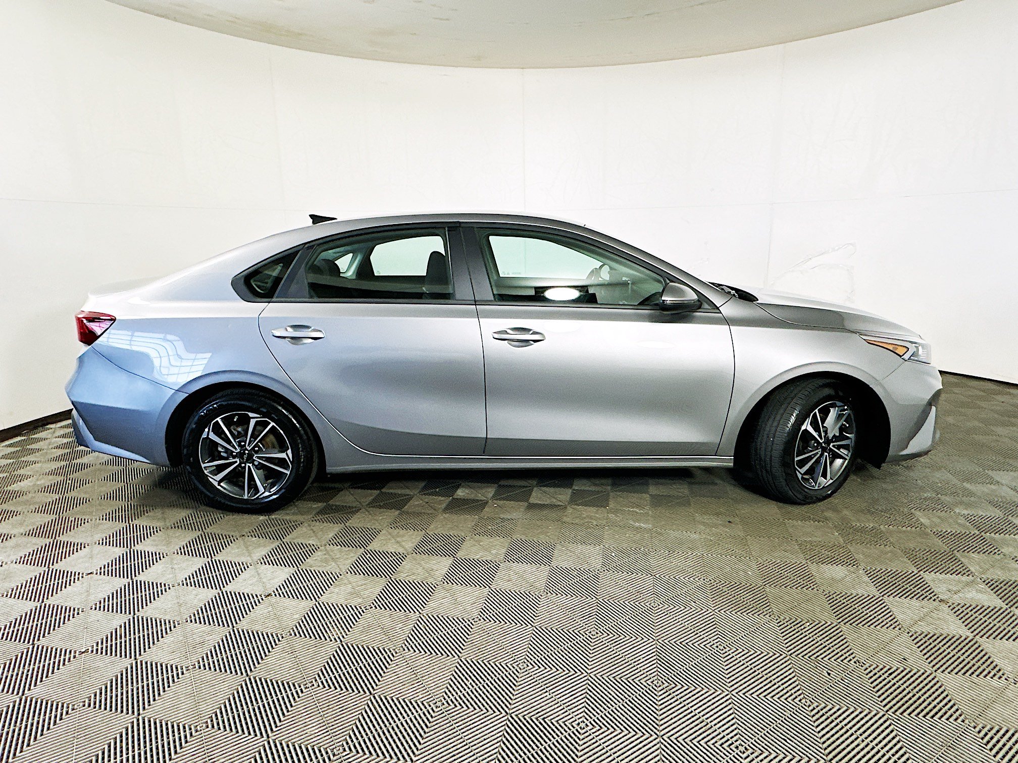 Certified 2024 Kia Forte LXS w/ LXS Technology Package FWD image 8