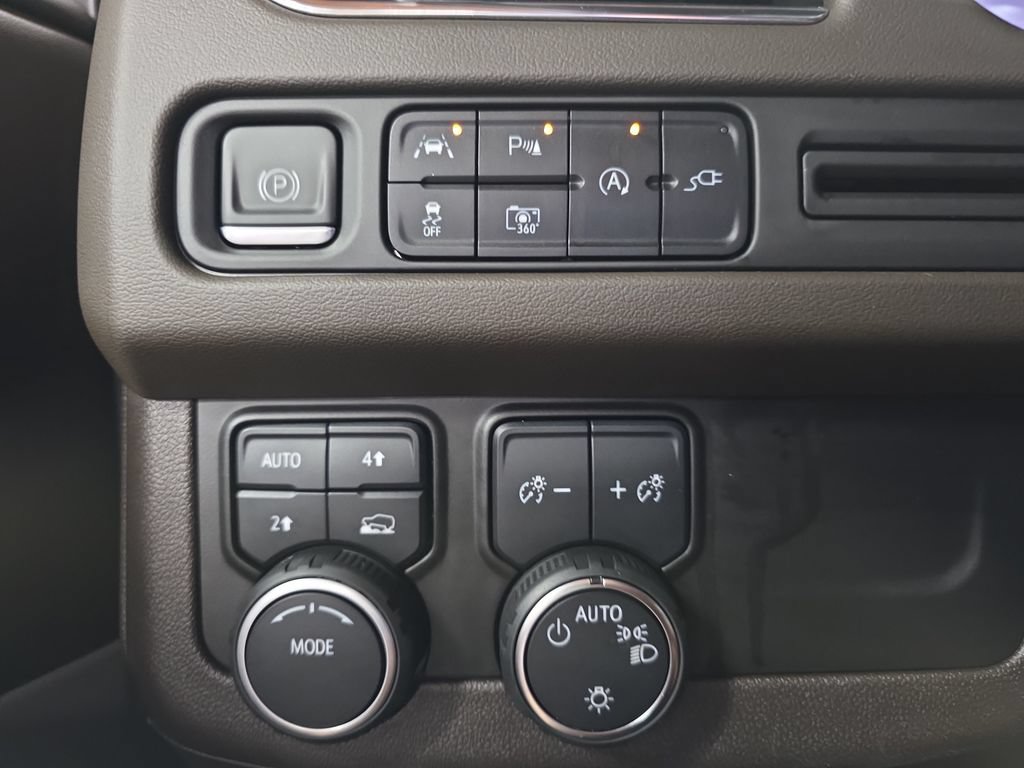 Used 2022 Chevrolet Suburban LT w/ Luxury Package AWD/4WD image 30