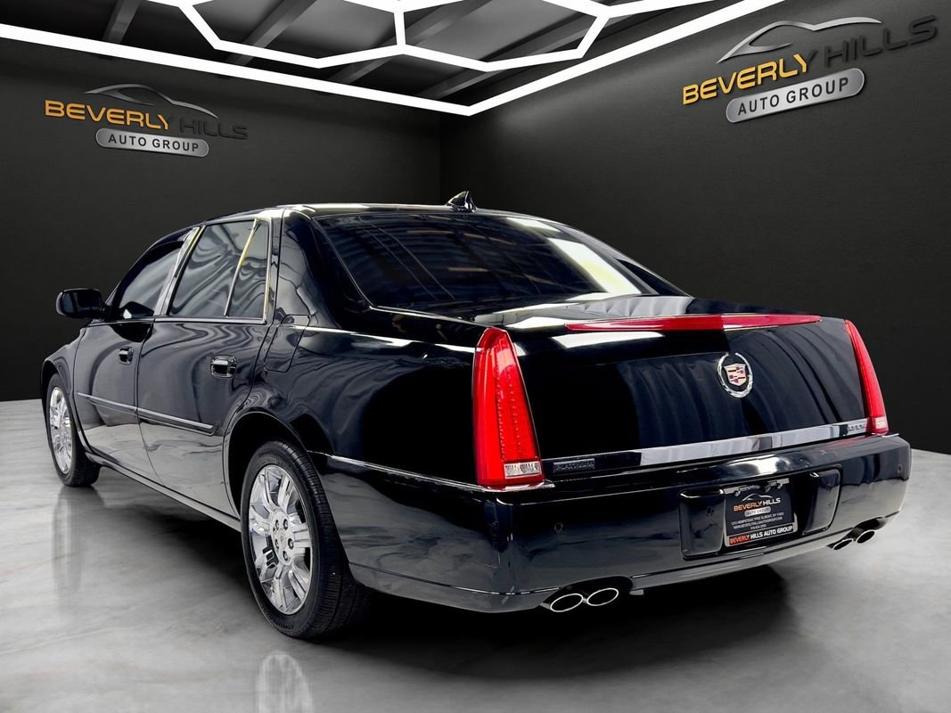 Used 2011 Cadillac DTS Platinum image 3