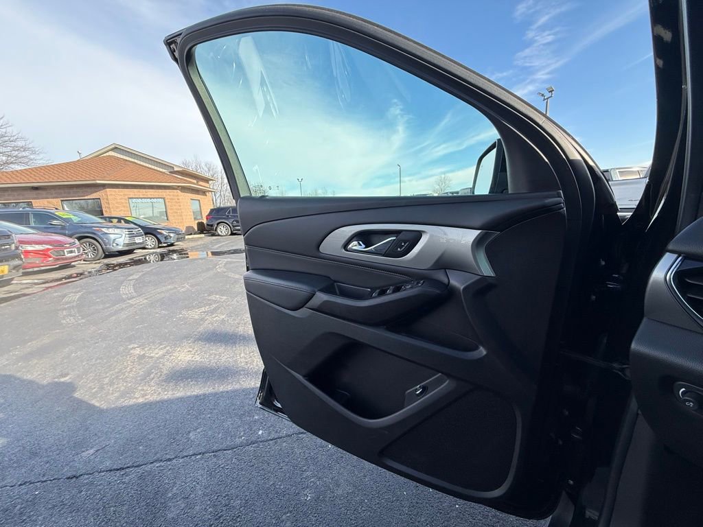 Used 2022 Chevrolet Traverse LT w/ LPO, Floor Liner Package image 16