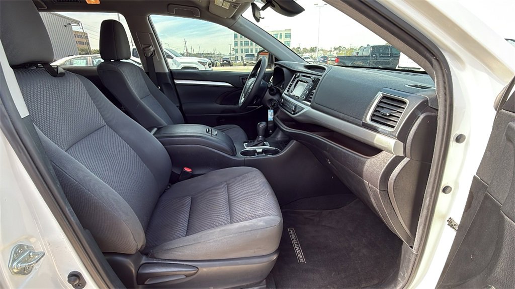 Used 2019 Toyota Highlander Plus image 32