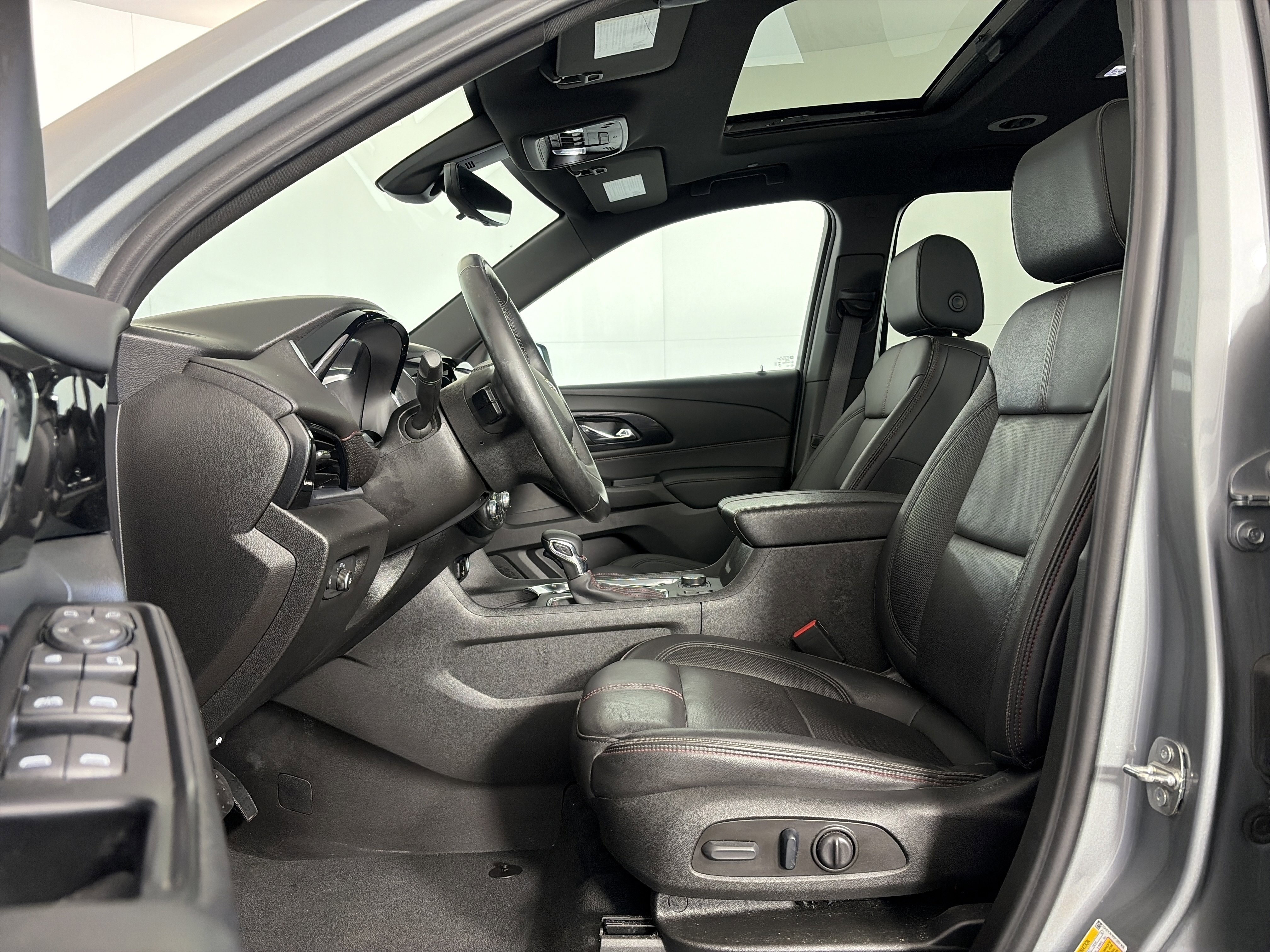 Certified 2023 Chevrolet Traverse RS image 6