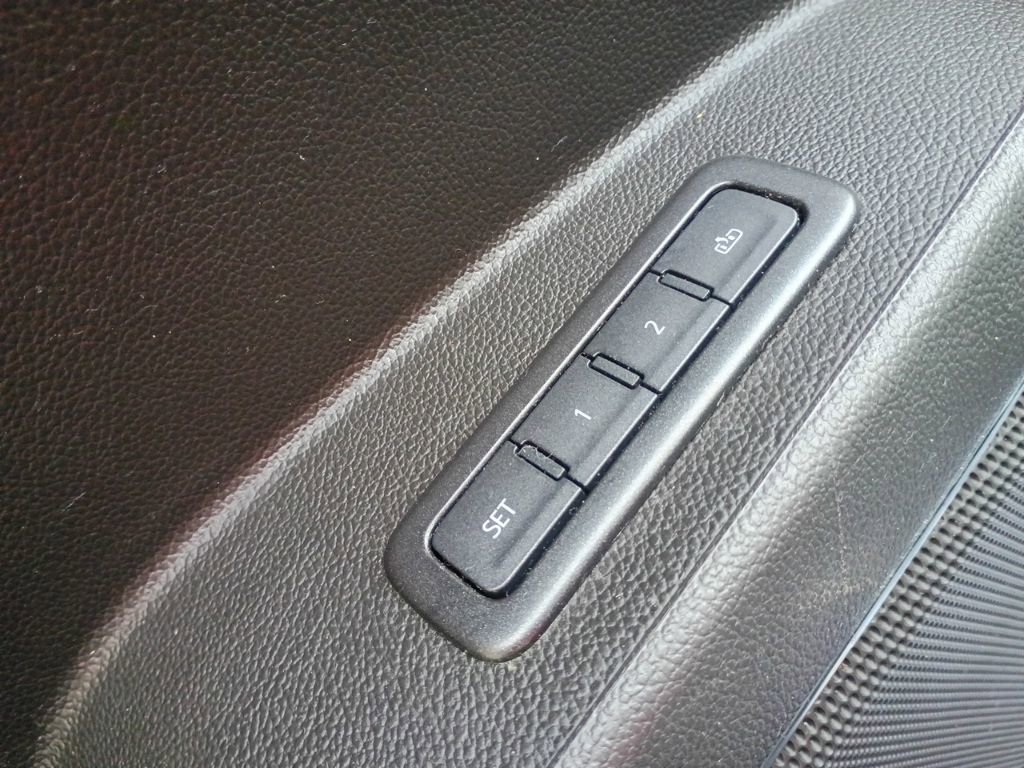 Used 2020 GMC Yukon XL SLT image 18