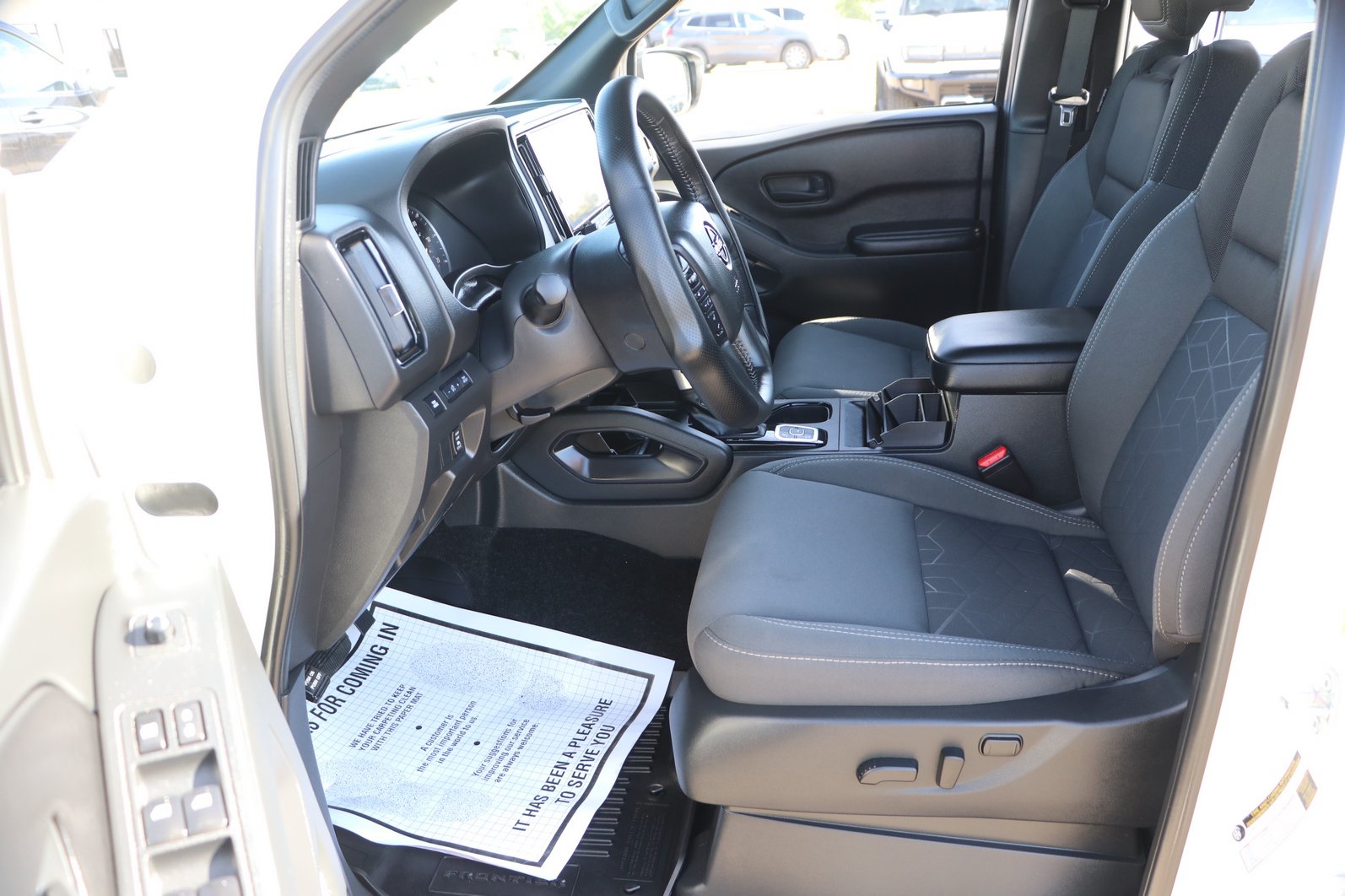 Used 2026 Nissan Frontier SV w/ SV Convenience Package AWD/4WD image 13