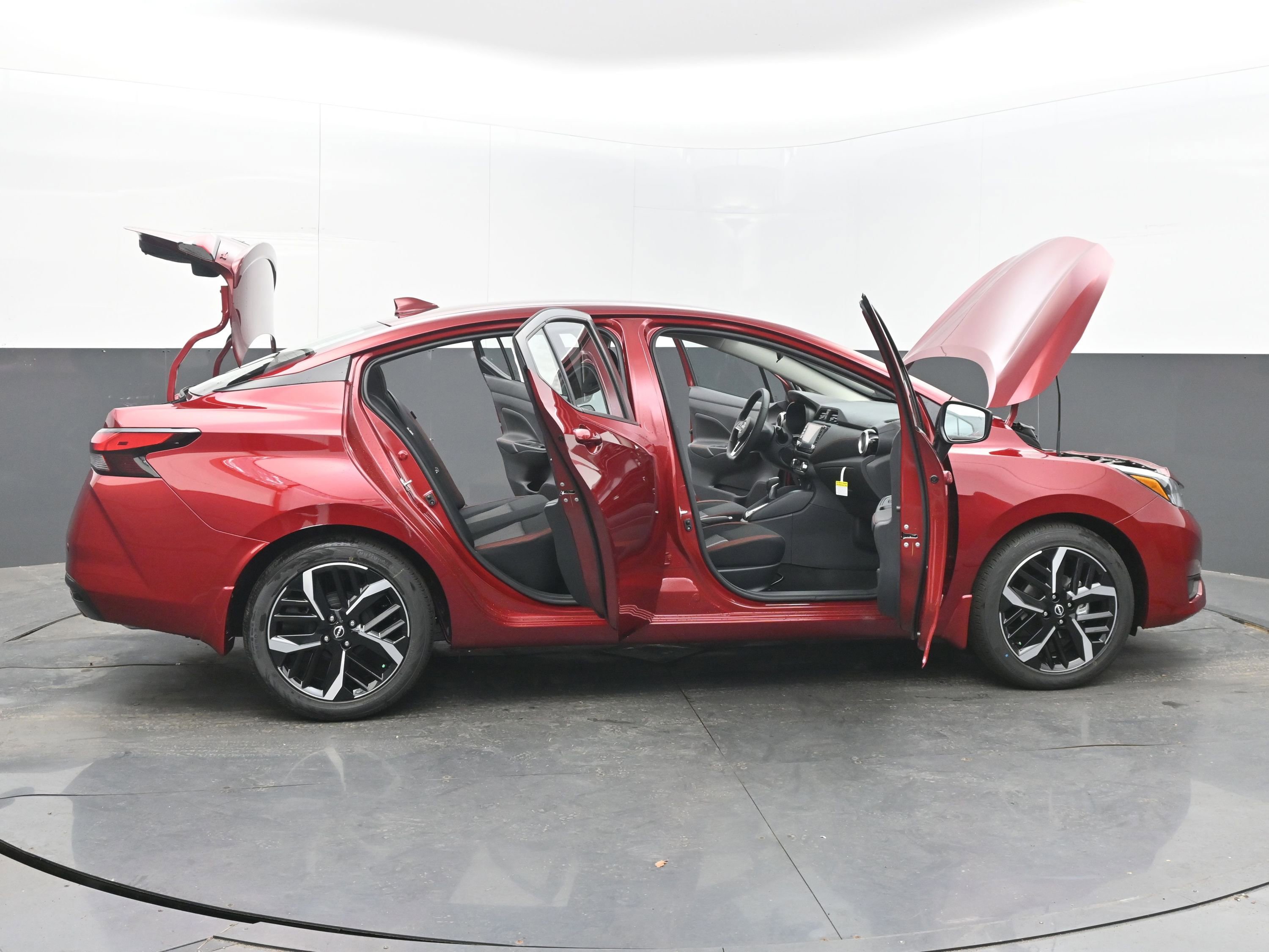 New 2025 Nissan Versa SR w/ Trunk Package image 44