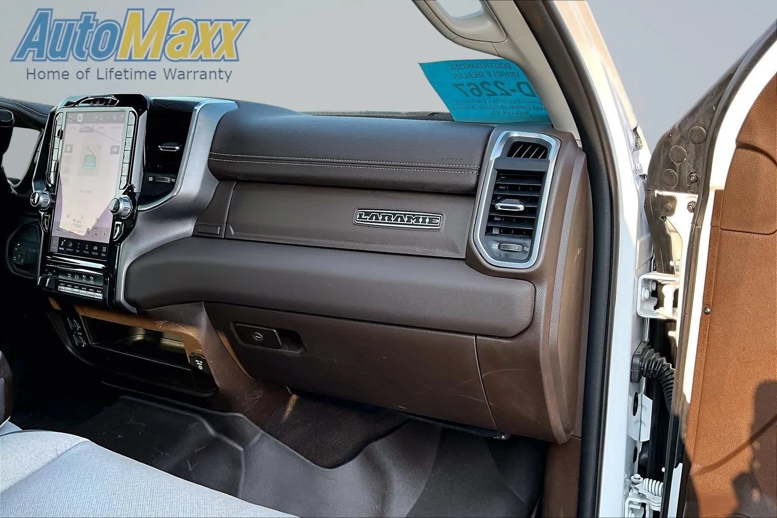 Used 2025 RAM 2500 Laramie w/ Towing Technology Group AWD/4WD image 27